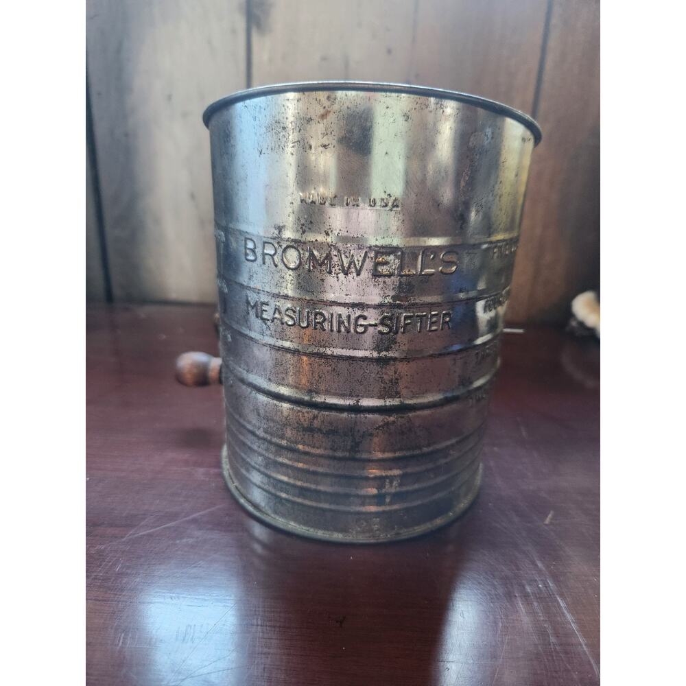 Hand Held & Crank Bromwell's Metal 5 Cup Measuring Sifter Made In USA Vintage